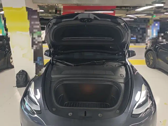 Tesla Model Y — Фото автомобиля 19