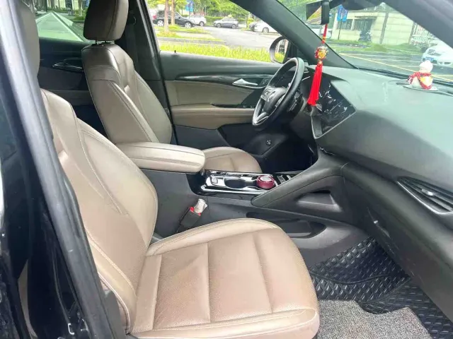 Buick Envision Plus — Фото автомобиля 5
