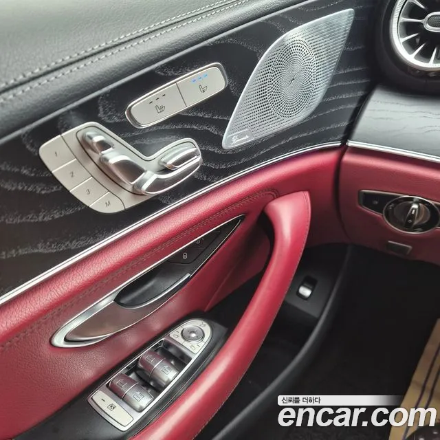 Mercedes-Benz CLS-Class — Фото автомобиля 11
