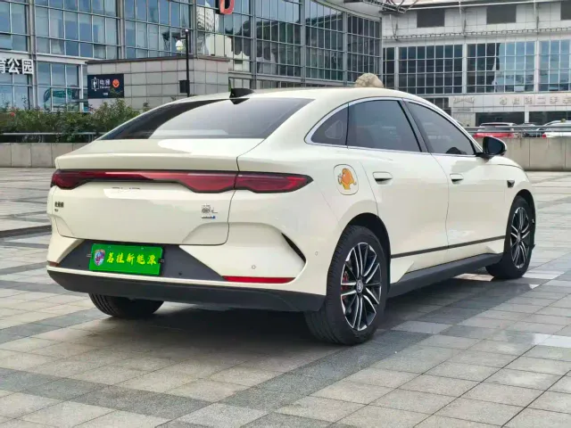 BYD Qin L — Фото автомобиля 6