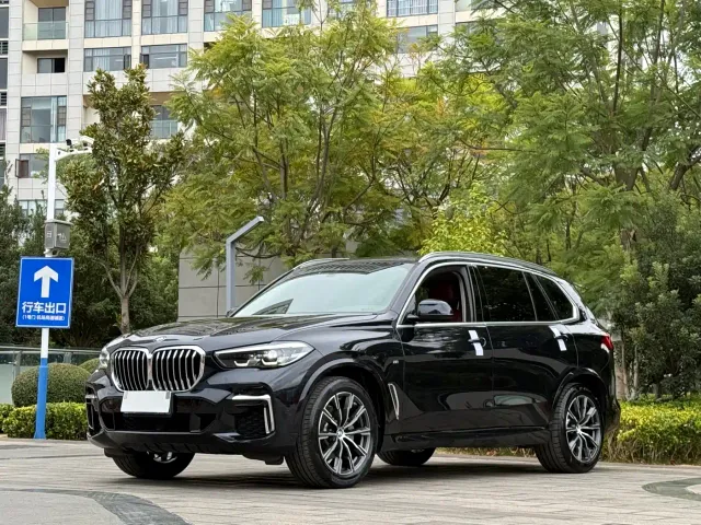Фотография автомобиля — BMW X5