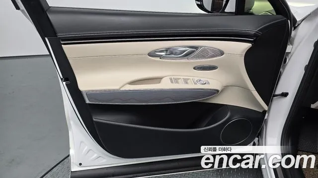 Genesis GV70 — Фото автомобиля 13