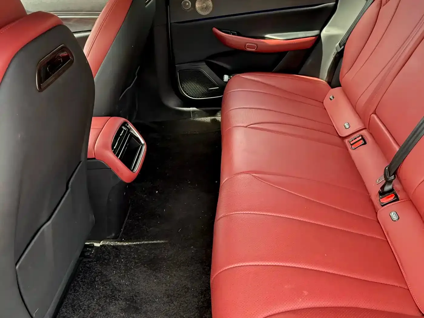 Exeed Exlantix ES 2025 Model Extended Range Plus Comfort Smart — Фото автомобиля 9