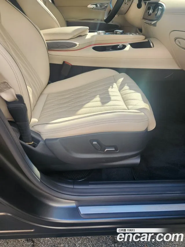 Genesis GV70 — Фото автомобиля 11