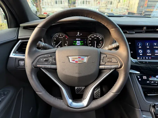 Cadillac XT6 — Фото автомобиля 17