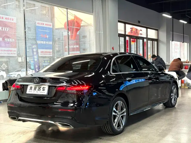 Mercedes-Benz E-Class — Фото автомобиля 14