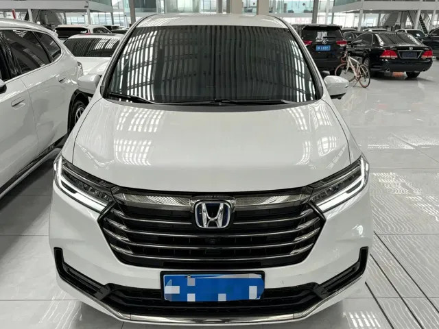Honda Odyssey — Фото автомобиля 2