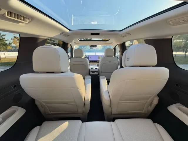 Li Auto MEGA — Фото автомобиля 23