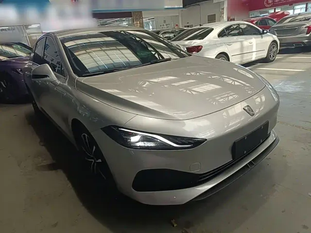 Roewe D7 — Фото автомобиля 3