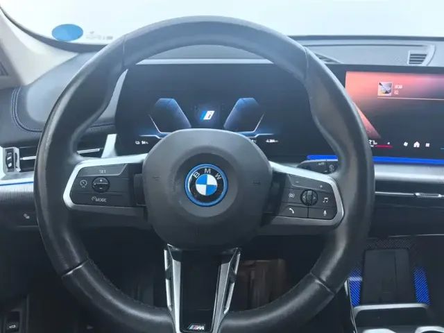 BMW BMW iX1 2025 eDrive25L M Sport Package — Фото автомобиля 14