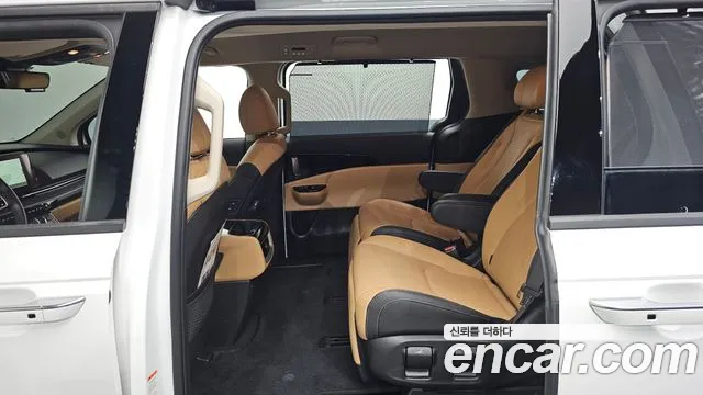 Kia Carnival Generation 4 — Фото автомобиля 18