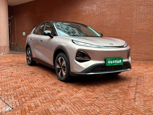 Changan Qiyuan Q05 — Фото автомобиля 4