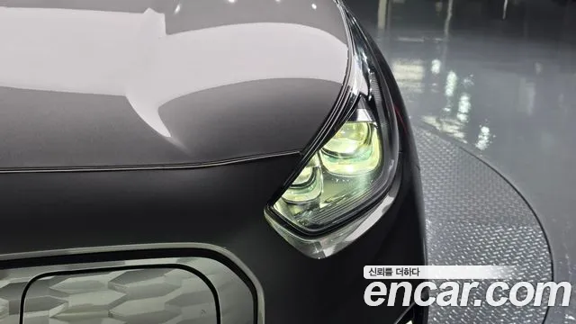 Kia Niro — Фото автомобиля 22