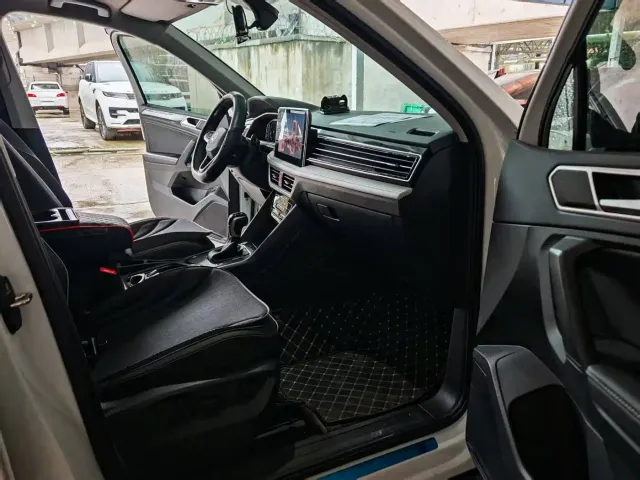 Volkswagen Tiguan L — Фото автомобиля 7
