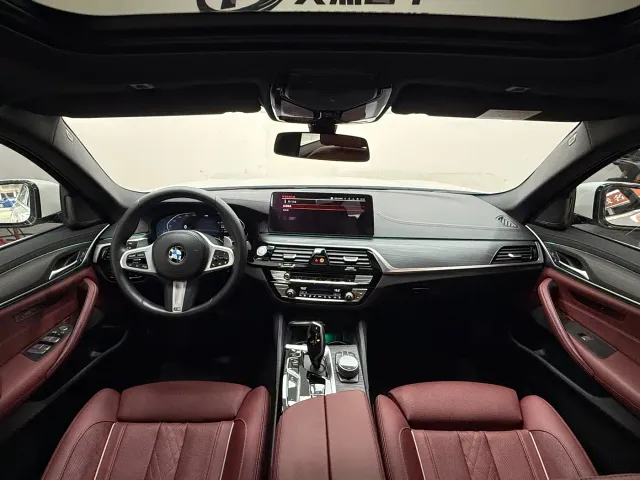 BMW 5 Series — Фото автомобиля 5