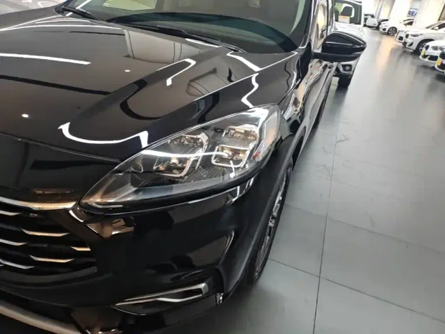 Ford Escape — Фото автомобиля 23