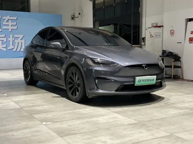 Tesla Model X — Фото автомобиля 3
