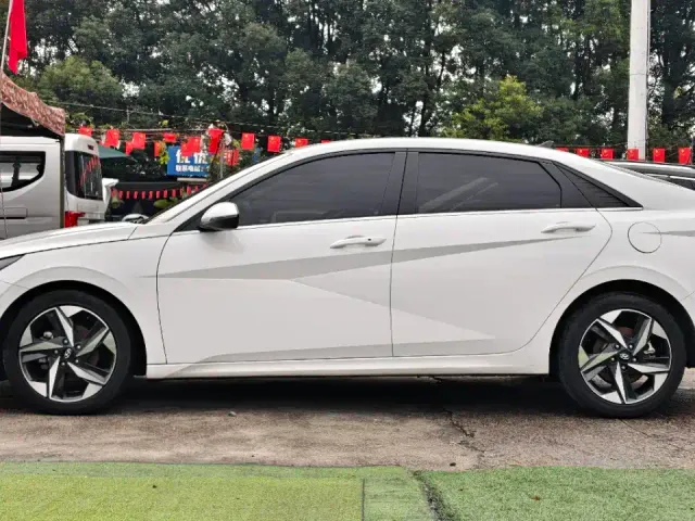 Hyundai Elantra — Фото автомобиля 8