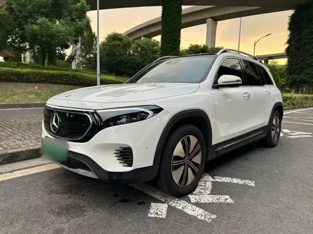 Фотография автомобиля — Mercedes-Benz EQB