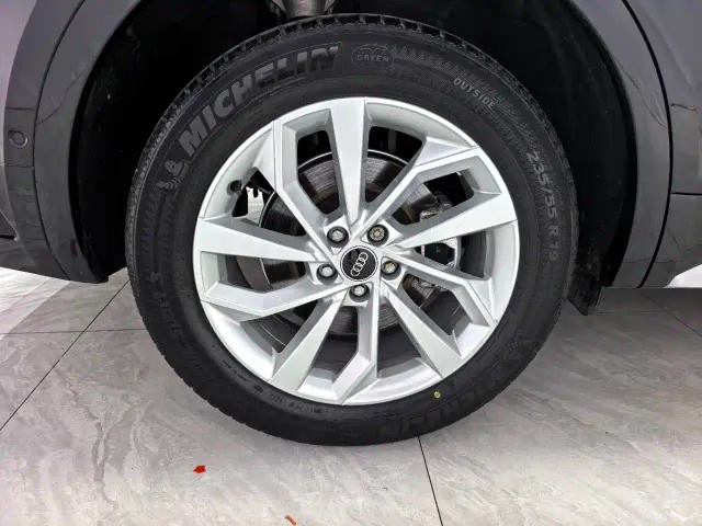 Audi Q5L — Фото автомобиля 16