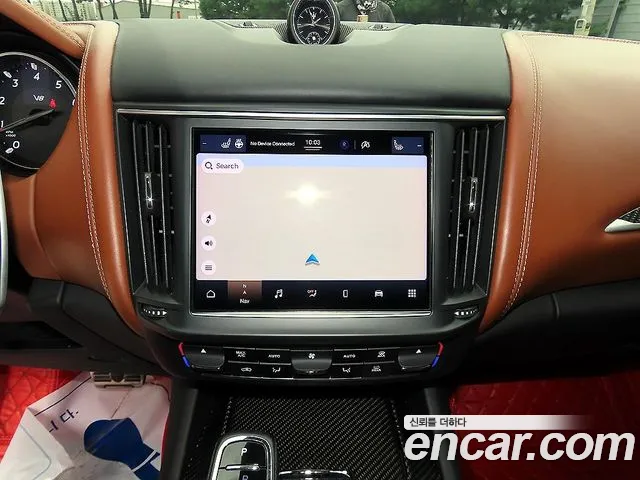 Maserati Levante — Фото автомобиля 14