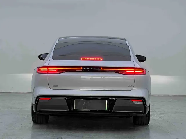 Geely Galaxy E8 — Фото автомобиля 8