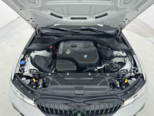 BMW 3 Series — Фото автомобиля 16