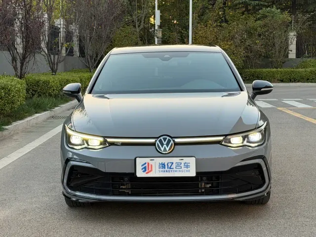 Volkswagen Golf — Фото автомобиля 2
