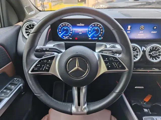 Mercedes-Benz EQB — Фото автомобиля 13