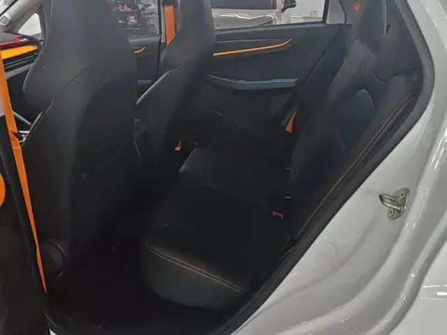 Livan X3 PRO — Фото автомобиля 11