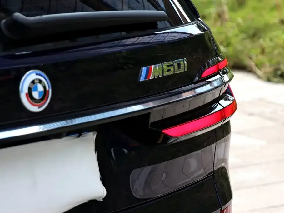 BMW BMW X7 M60i 2023 xDrive M60i — Фото автомобиля 19