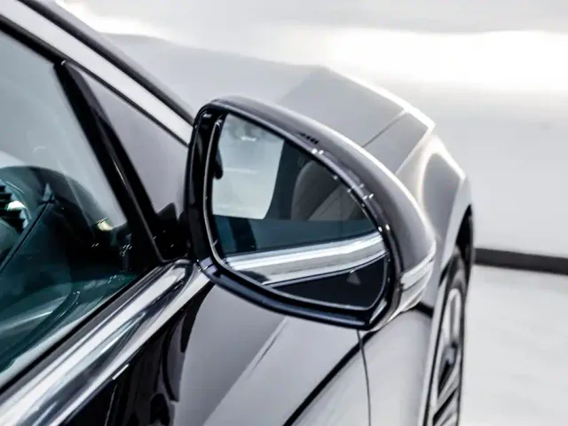 Mercedes-Benz E-Class — Фото автомобиля 25