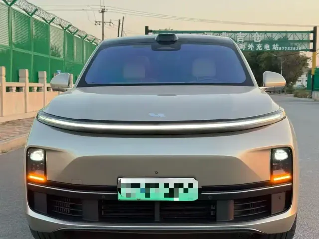 Фотография автомобиля — Li Auto L9