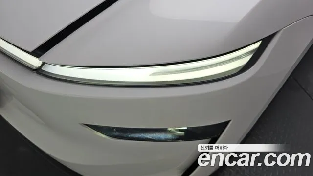 Tesla Model Y — Фото автомобиля 19
