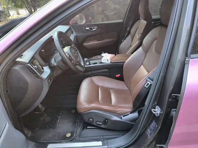 Volvo XC60 — Фото автомобиля 16