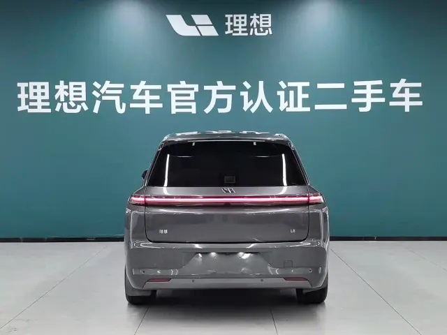 Li Auto L8 — Фото автомобиля 10