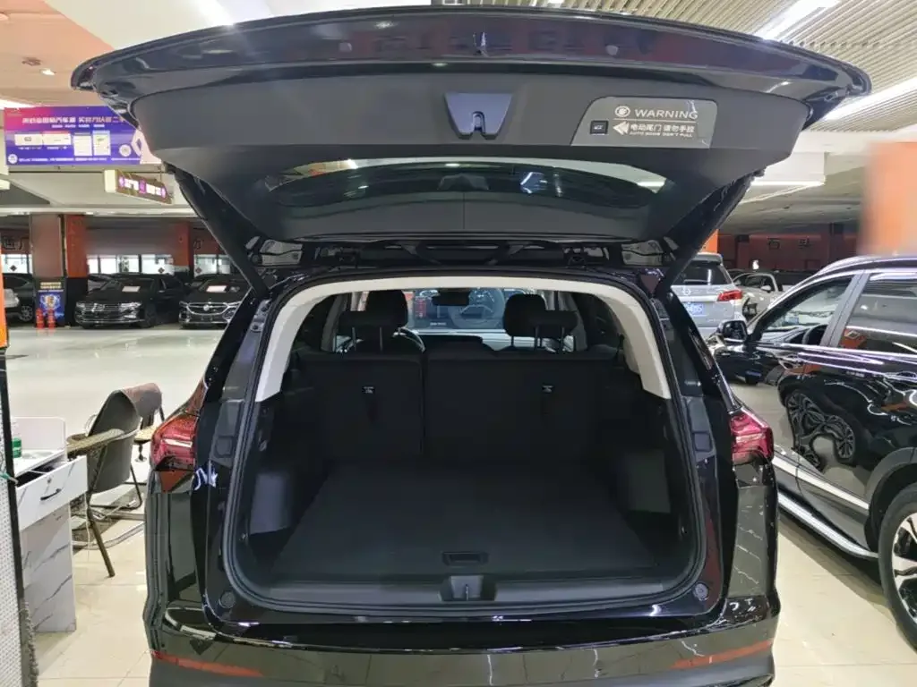Buick Envision Plus 2025 Enclave Plus 28T AWD Platinum Edition — Фото автомобиля 18