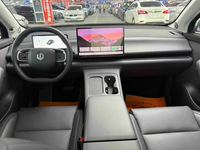 Leapmotor C10 — Фото автомобиля 6