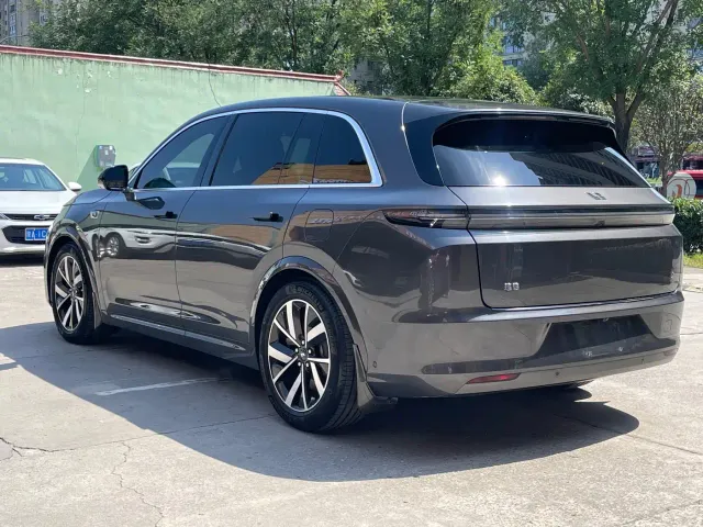 Li Auto L7 — Фото автомобиля 6