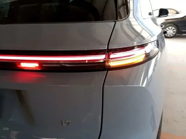 Li Auto L7 — Фото автомобиля 7