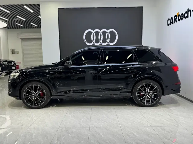 Audi Q7 — Фото автомобиля 7