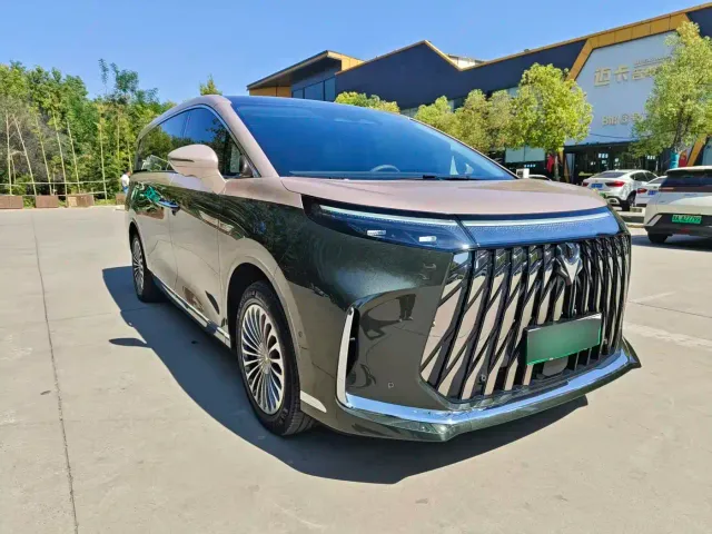 Фотография автомобиля — Arcfox Wendao V9