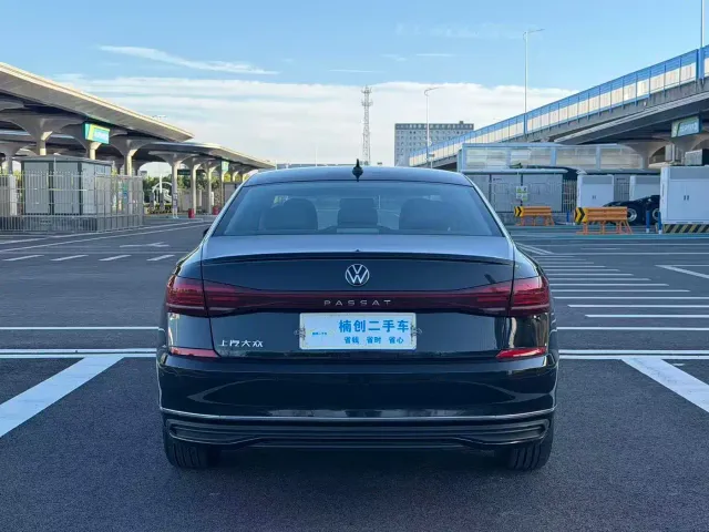 Volkswagen Passat — Фото автомобиля 5