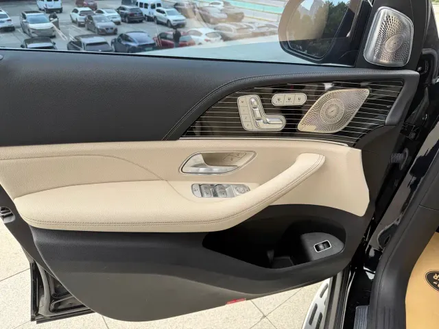 Mercedes-Benz GLS-Class — Фото автомобиля 9