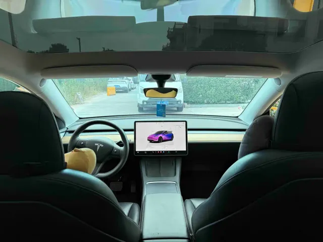 Tesla Model Y — Фото автомобиля 5