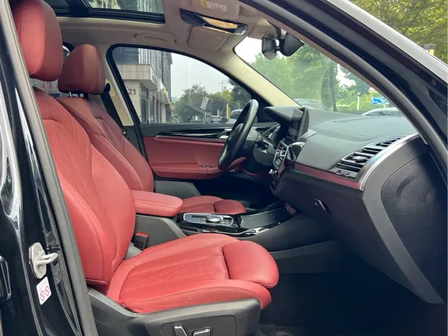 BMW iX3 — Фото автомобиля 9