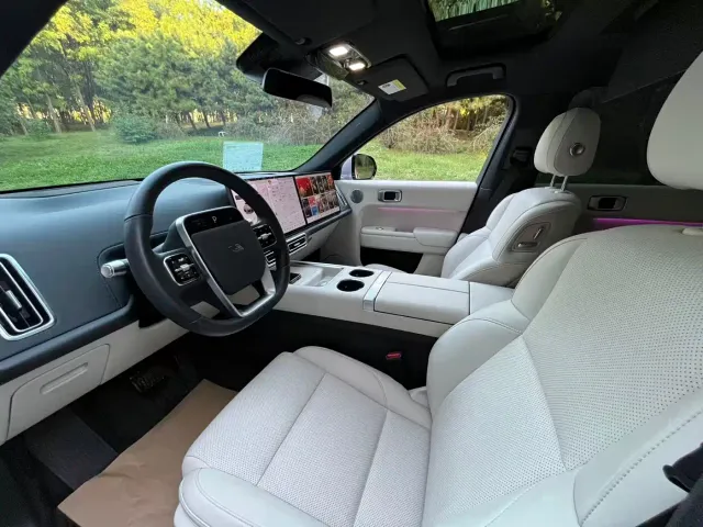 Li Auto L7 — Фото автомобиля 14