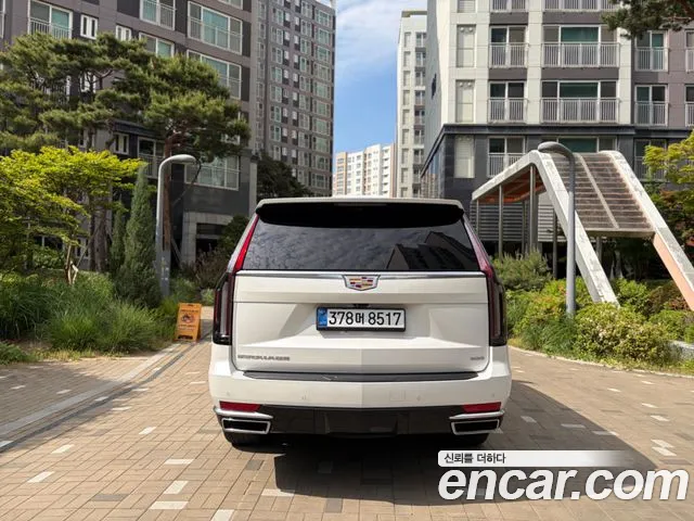 Cadillac Escalade Generation 5 — Фото автомобиля 2