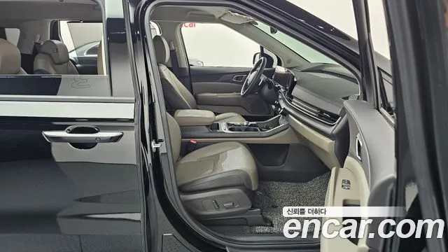 Kia Carnival Generation 4 — Фото автомобиля 16