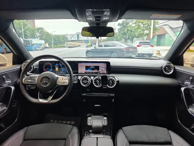 Mercedes-Benz A-Class — Фото автомобиля 11